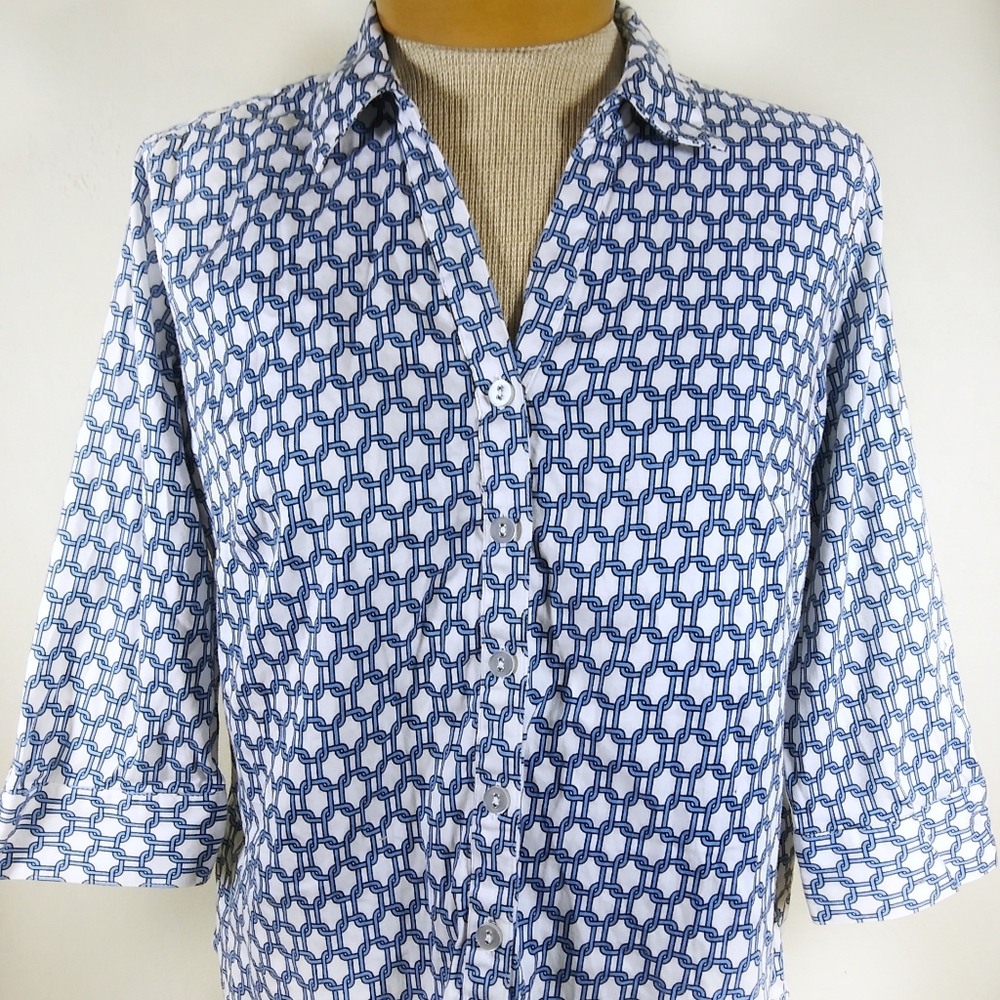 212 Collection - Blue White Patterned Button Top - image 3